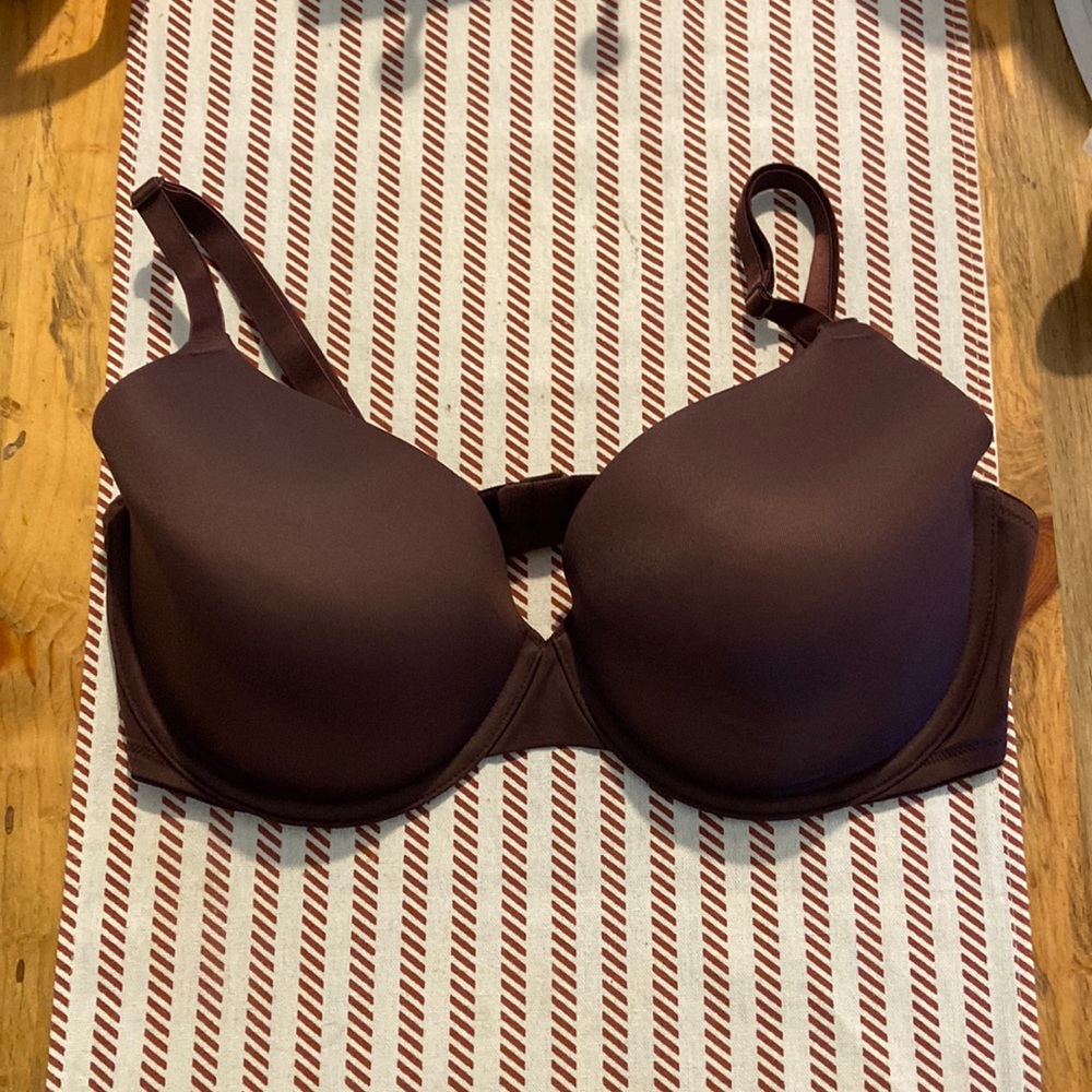 Pink lightly lined t-shirt bra, size 36DD